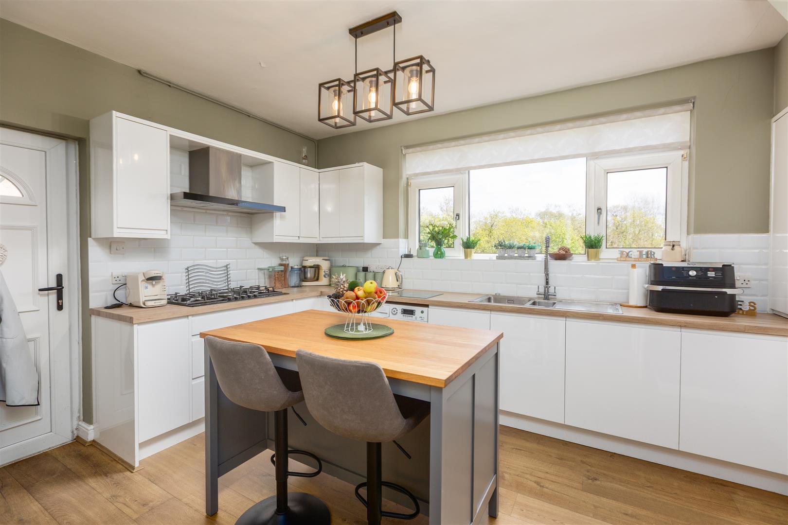 Parklands View, Sketty, Swansea, SA2 8LT